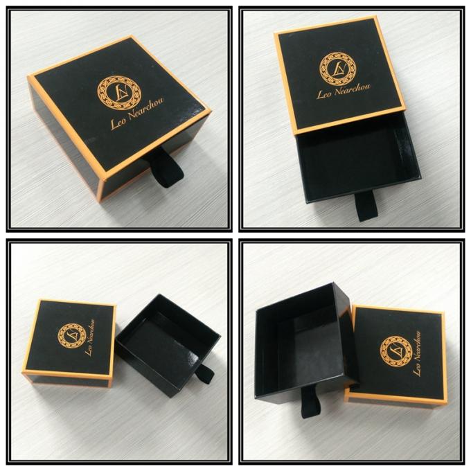 Χρυσό κιβώτιο δώρων εγγράφου πλαισίων κιβωτίων χρώματος με τη στιλπνή καυτή σφράγιση ελασματοποίησης